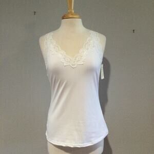 Cinema Etoile Lace Trimmed White Sleeveless V-Neck Tank Size M NWT
